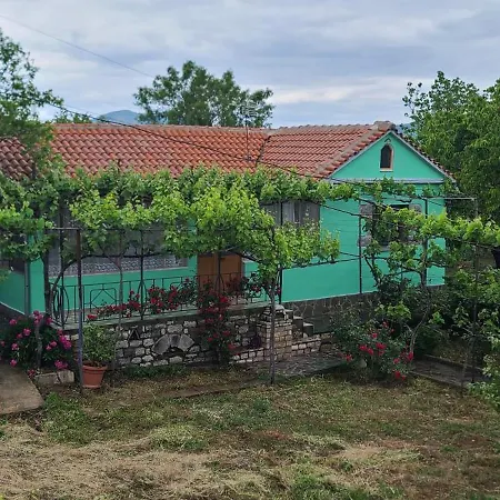 Dom wakacyjny House In Leskovik